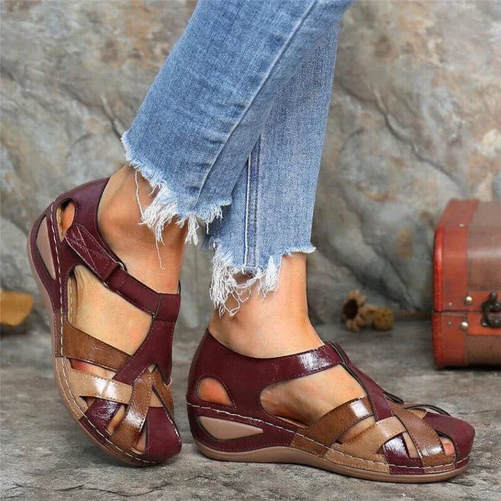 Emerald – Sandals with Interlaced Straps and Ergonomic Sole